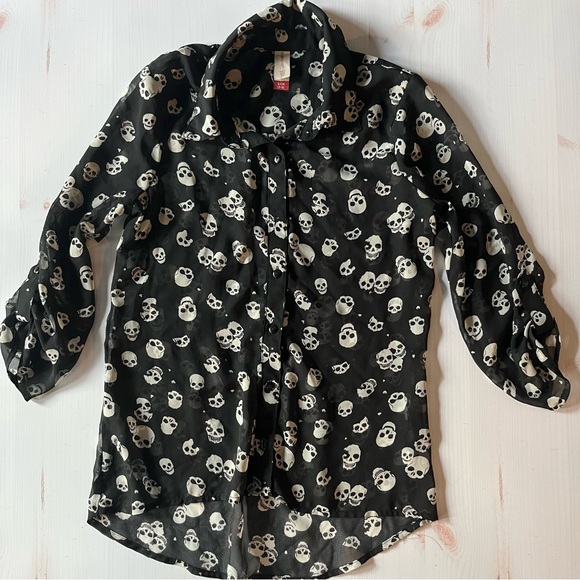 Black Skull Print blouse Women - Picture 1 of 3